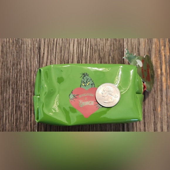 The Grinch x Revolution Mini Cosmetic Bag Limited Ed. - NWT - Picture 11 of 11
